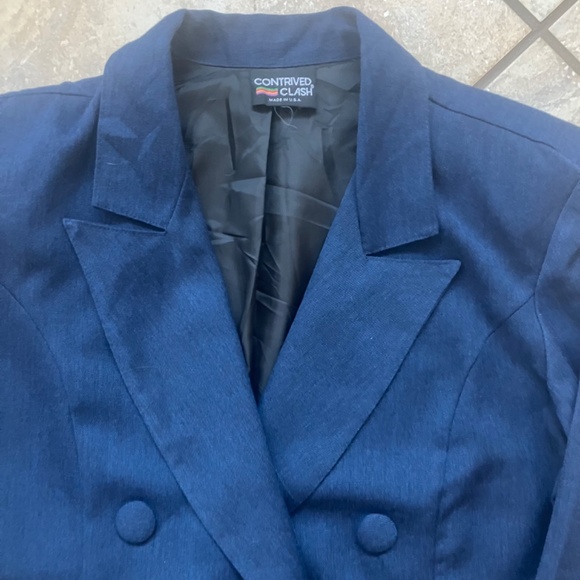 Vintage 1980s Contrived Clash Navy Double-Breasted Blazer w/ Shoulder Pads, USA - Picture 3 of 10